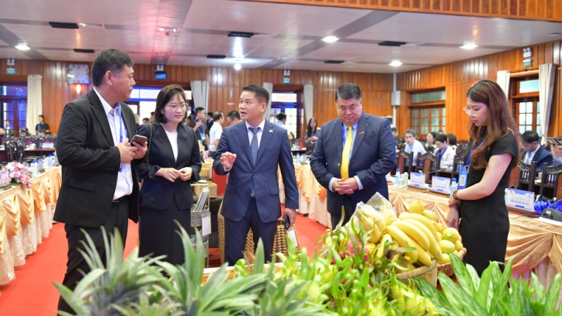 Các doanh nghiệp hào hứng và bày tỏ sự quan tâm đối với sản phẩm của doanh nghiệp Tây Ninh
