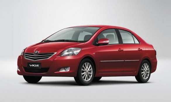 Toyota Việt Nam triệu hồi hơn 3.800 xe Vios và Corolla