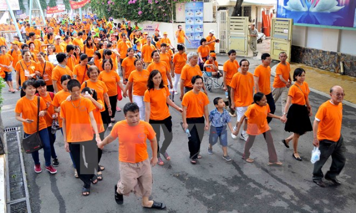 Gần 8.000 người đi bộ đồng hành vì nạn nhân chất độc da cam