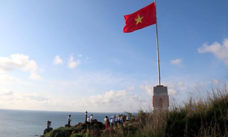 Khánh thành Cột cờ Tổ quốc tại đảo Phú Quý