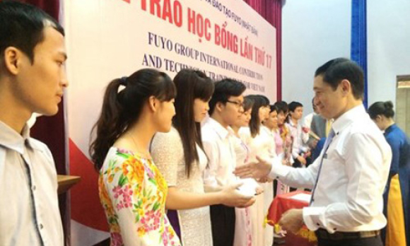 Tăng học phí, sinh viên nghèo sẽ khó hơn