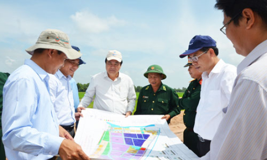 Bí thư Tỉnh ủy Long An Phạm Văn Rạnh làm việc tại các Đồn Biên phòng