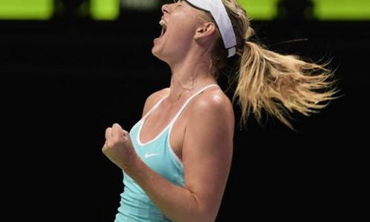 Maria Sharapova ngược dòng hạ Radwanska ở WTA Finals 2015