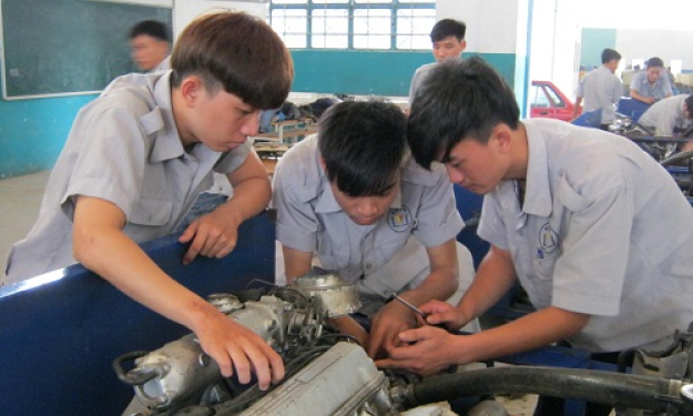 Trung tâm dịch vụ việc làm Long An khai giảng năm học mới