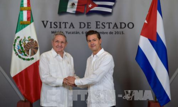 Chủ tịch Cuba Raul Castro thăm cấp nhà nước tới Mexico