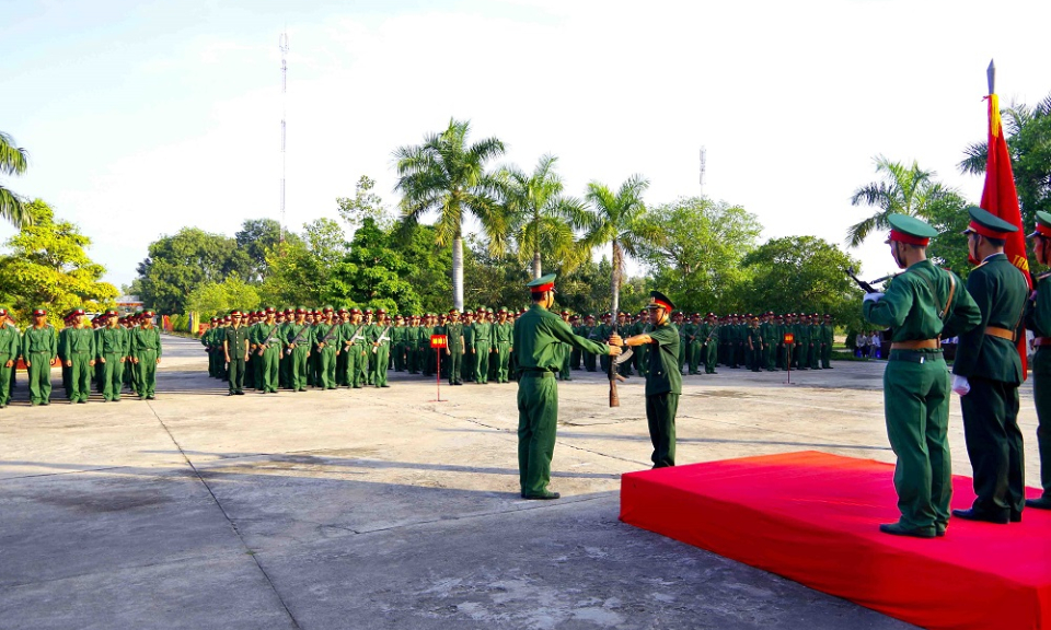 Lễ tuyên thệ chiến sỹ mới nhập ngũ đợt 2/2015