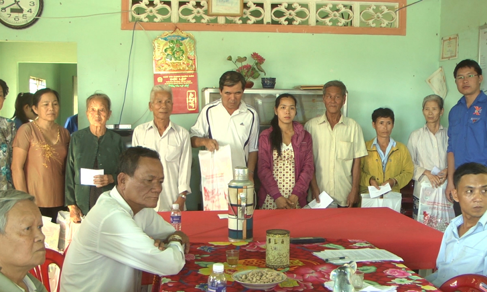 Thành đoàn TP HCM thăm căn cứ cách mạng Bàu Sen