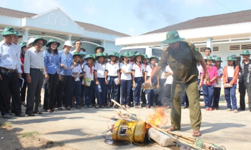 Vĩnh Hưng: Tiêu hủy xuyệt điện, xung điện đánh bắt cá