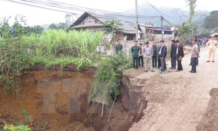 Bắc Kạn khẩn trương di dời các hộ dân ở gần hố sụt lún