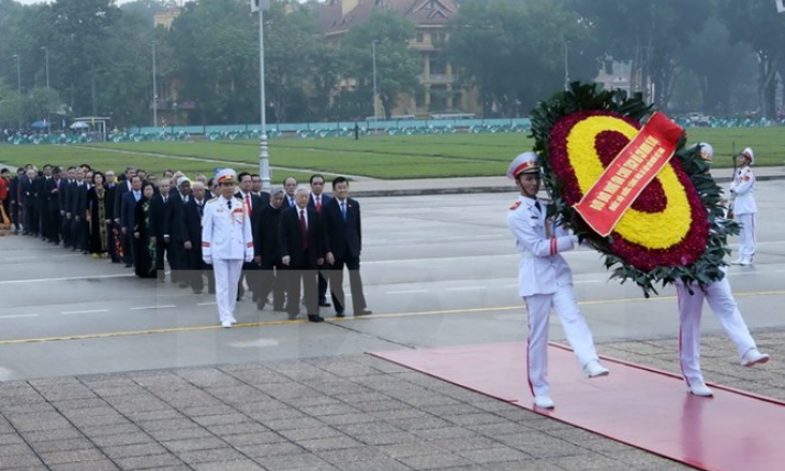 Lãnh đạo Đảng, Nhà nước vào Lăng viếng Chủ tịch Hồ Chí Minh