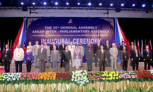 Thủ tướng chiêu đãi tiệc mừng Cộng đồng ASEAN và năm mới