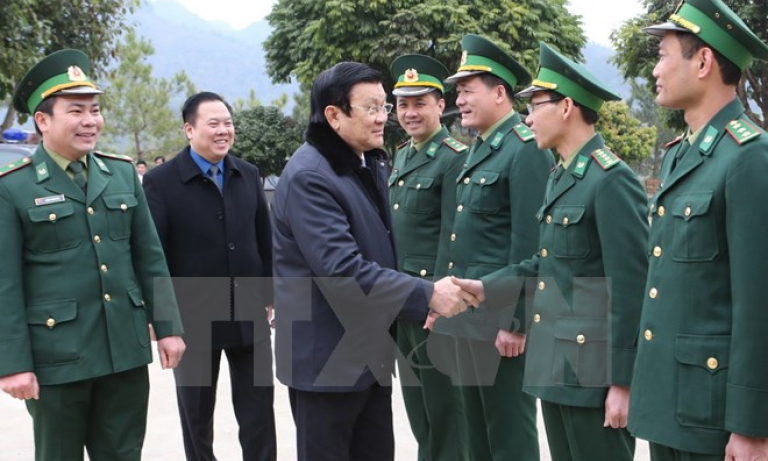 Chủ tịch nước dâng hương tưởng niệm liệt sĩ tại Cao Bằng, Bắc Kạn