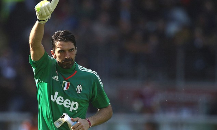 &#8216;Người nhện&#8217; Buffon thiết lập kỷ lục khủng ở Serie A