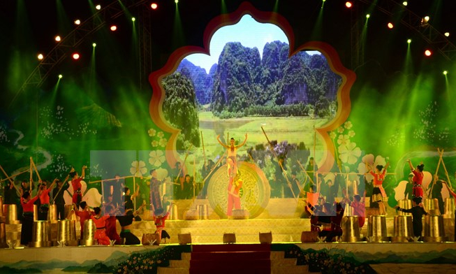 Điện Biên tưng bừng khai mạc Lễ hội hoa Ban 2016