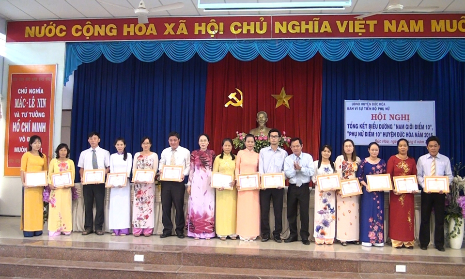 Tổng kết phong trào: &#8220;Nam giới điểm 10-Phụ nữ điểm 10&#8221; năm 2016