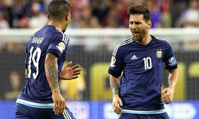 Messi và Higuain rực sáng, Argentina hủy diệt Mỹ tiến vào chung kết Copa America