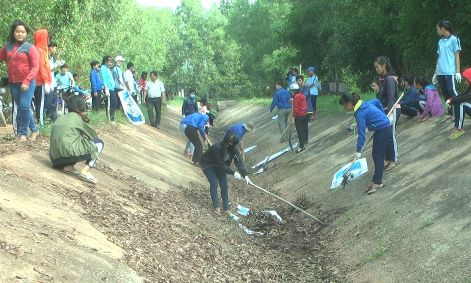 Đức Hòa: Ra quân chiến dịch tình nguyện hè 2016