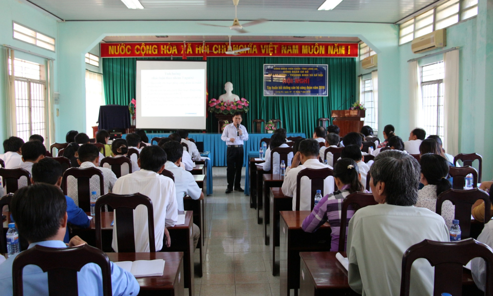 Tập huấn nghiệp vụ cán bộ công đoàn