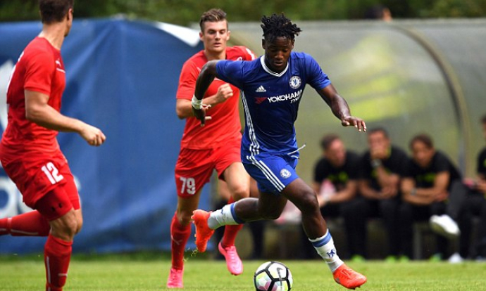 Michy Batshuayi lập cú đúp, Chelsea giành chiến thắng 8 sao