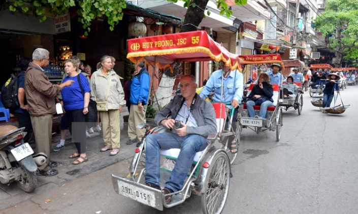 Hà Nội sẽ trục xuất người nước ngoài kinh doanh du lịch &#8220;chui&#8221;