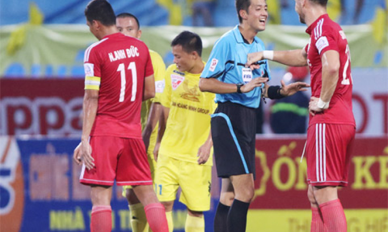 Trọng tài Thái Lan và Nhật Bản sẽ bắt chính tại V.League