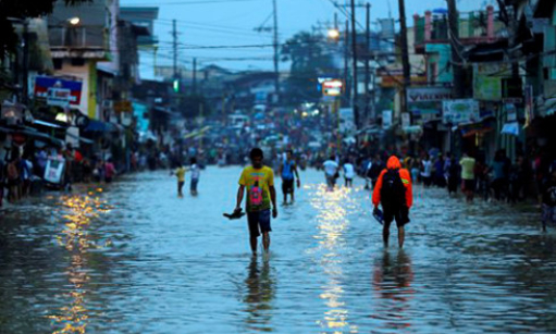 5 người chết, 70.000 người mất nhà cửa vì mưa lũ ở Philippines