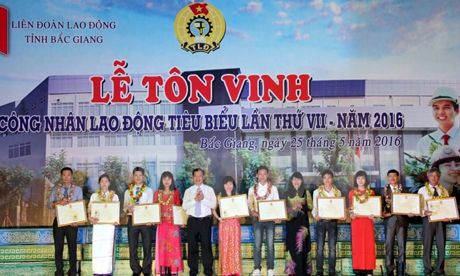 Xử lý nghiêm các vi phạm trong công tác thi đua, khen thưởng