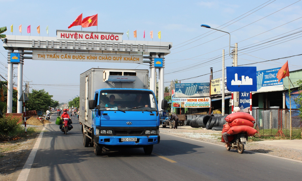 Cải tạo vỉa hè nội ô Thị trấn Cần Đước chào mừng năm mới 2017