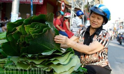 Nhộn nhịp chợ lá dong phục vụ nấu bánh chưng, bánh tét