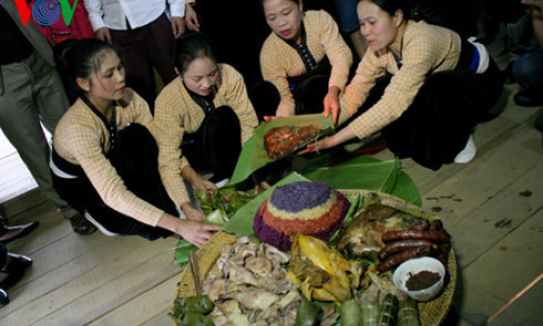 Con gà trong đời sống tâm linh của đồng bào Thái