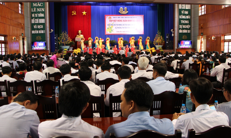 Long An: Lãnh đạo tỉnh họp mặt mừng Xuân với lãnh đạo các xã, phường, thi trấn