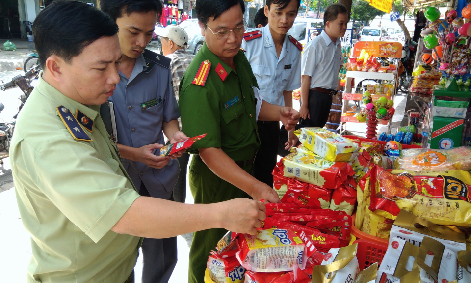 Long An tăng cường kiểm tra an toàn thực phẩm dịp Tết