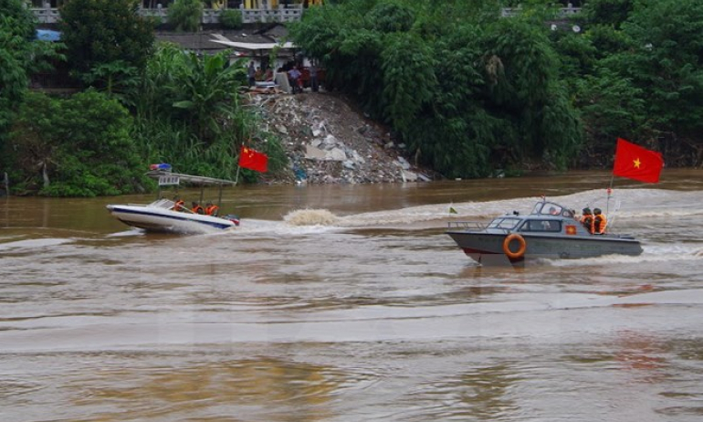 Việt-Trung tuần tra chung trên sông Hồng trong ngày đầu năm mới