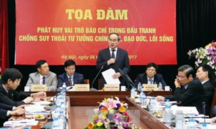 Phát huy vai trò báo chí trong đấu tranh chống sự suy thoái tư tưởng, chính trị, đạo đức