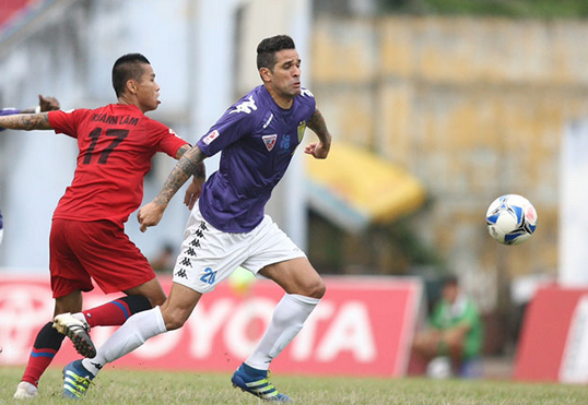 Quang Hai thanh nguoi hung, Ha Noi FC hoa may man truoc Hai Phong hinh anh