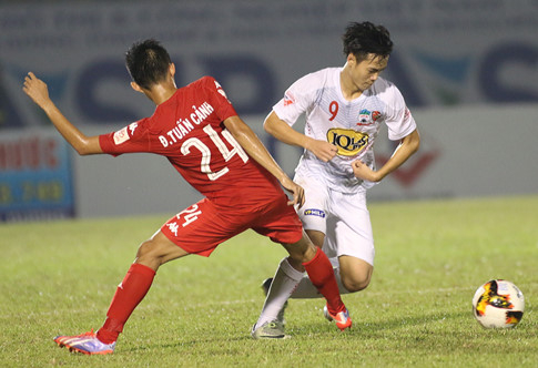 Van Thanh lap cong, HAGL noi dai mach thang tai V.League 2017 hinh anh