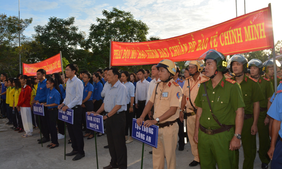 Ban An toàn giao thông tỉnh tổ chức lễ ra quân năm ATGT 2017