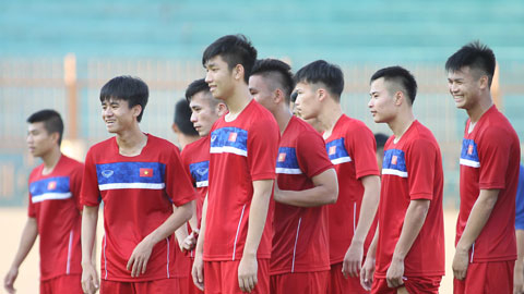 DT U20 Viet Nam cung luc chia tay voi 12 cau thu hinh anh