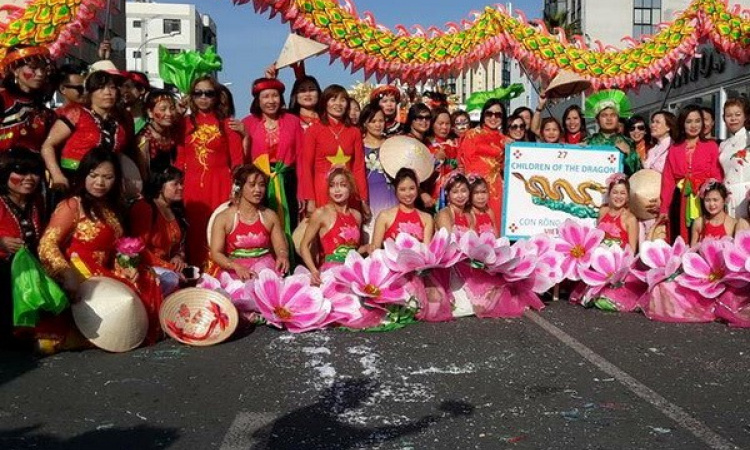 Lộng lẫy sắc màu Việt Nam tại Lễ hội Carnival ở Cộng hòa Cyprus