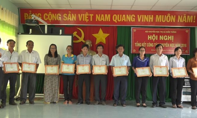 Long An sơ kết 1 năm triển khai mô hình học tập ở cơ sở và &#8220;Cộng đồng học tập cấp xã&#8221;