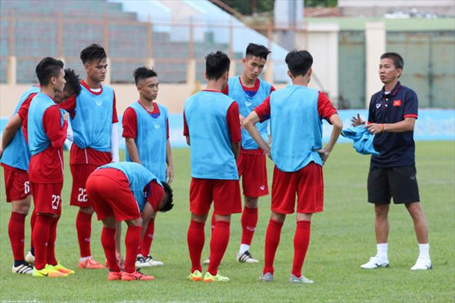 U20 Viet Nam da giao huu voi U19 Viet Nam tai Nha Trang hinh anh