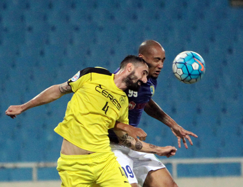 Ha Noi FC nguoc dong gianh thang loi tren dat Singapore hinh anh