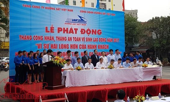 Đoàn tàu 6 sạch vì sự hài lòng của người đi tàu