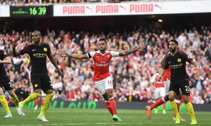 Arsenal 2-2 Man City: Theo Walcott và Mustafi giúp Pháo thủ thoát thua