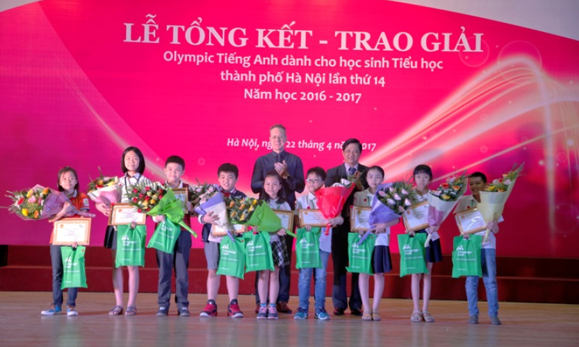 Trở thành quán quân Olympic tiếng Anh tiểu học với 155 điểm