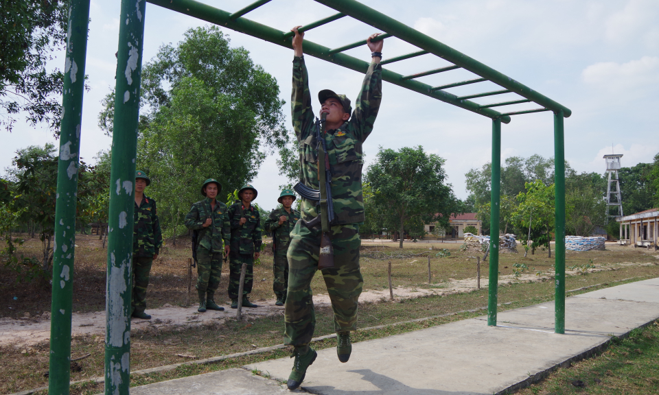 Tích cực rèn luyện, sẵn sàng tham gia hội thao quân sự