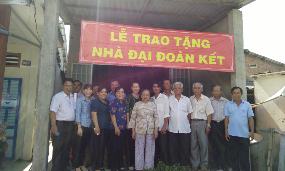 Thành Phố Tân An: Trao nhà đại đoàn kết