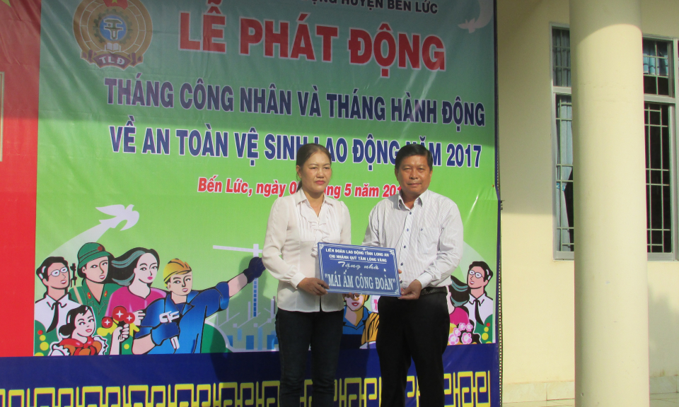 Công nhân Bến Lức tham gia tháng hành động an toàn vệ sinh thưc phẩm