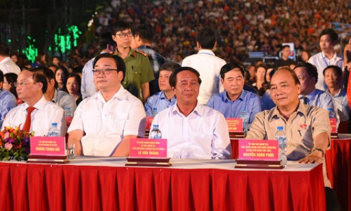 Thủ tướng Nguyễn Xuân Phúc dự Lễ hội Hoa phượng đỏ-Hải Phòng 2017