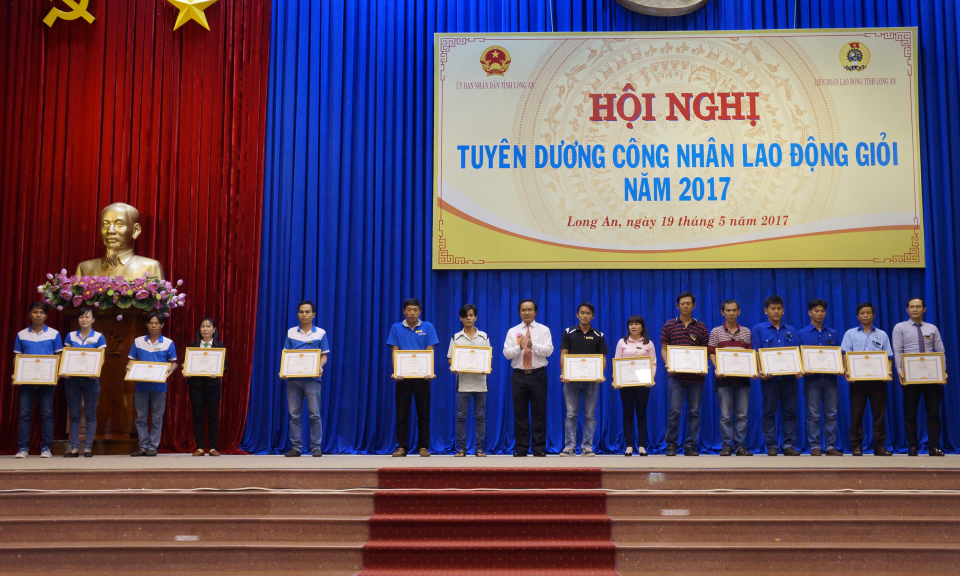 Hội nghị tuyên dương công nhân lao động giỏi năm 2017